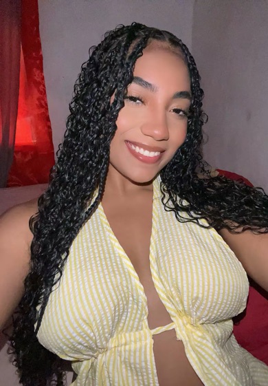 Sashaa — live video chat host from Dominican Republic