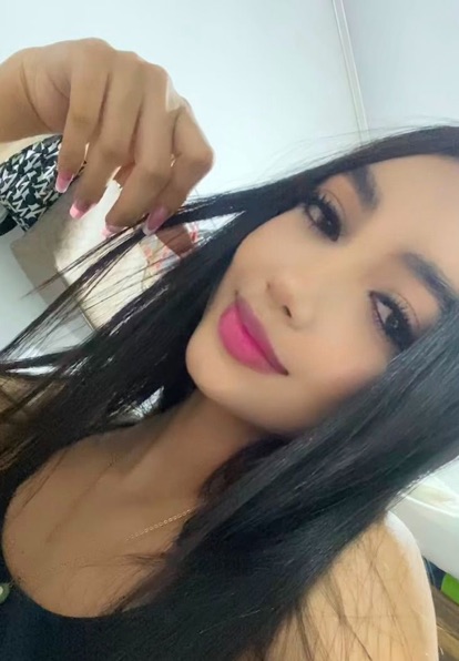 Cata — live video chat host from Colombia